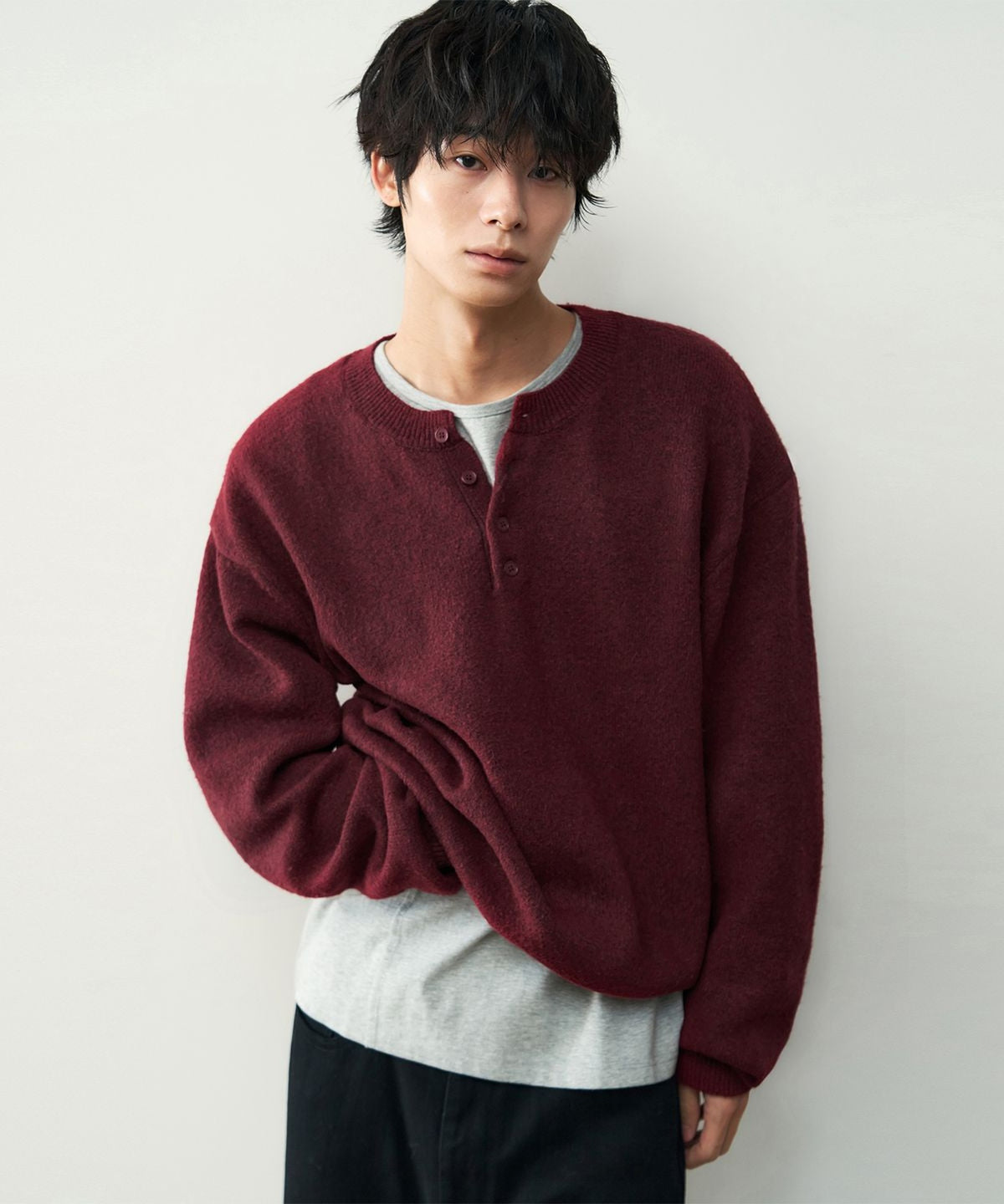 OURDAYZ ウォッシャブル セミクロップド ヘンリーネックニット